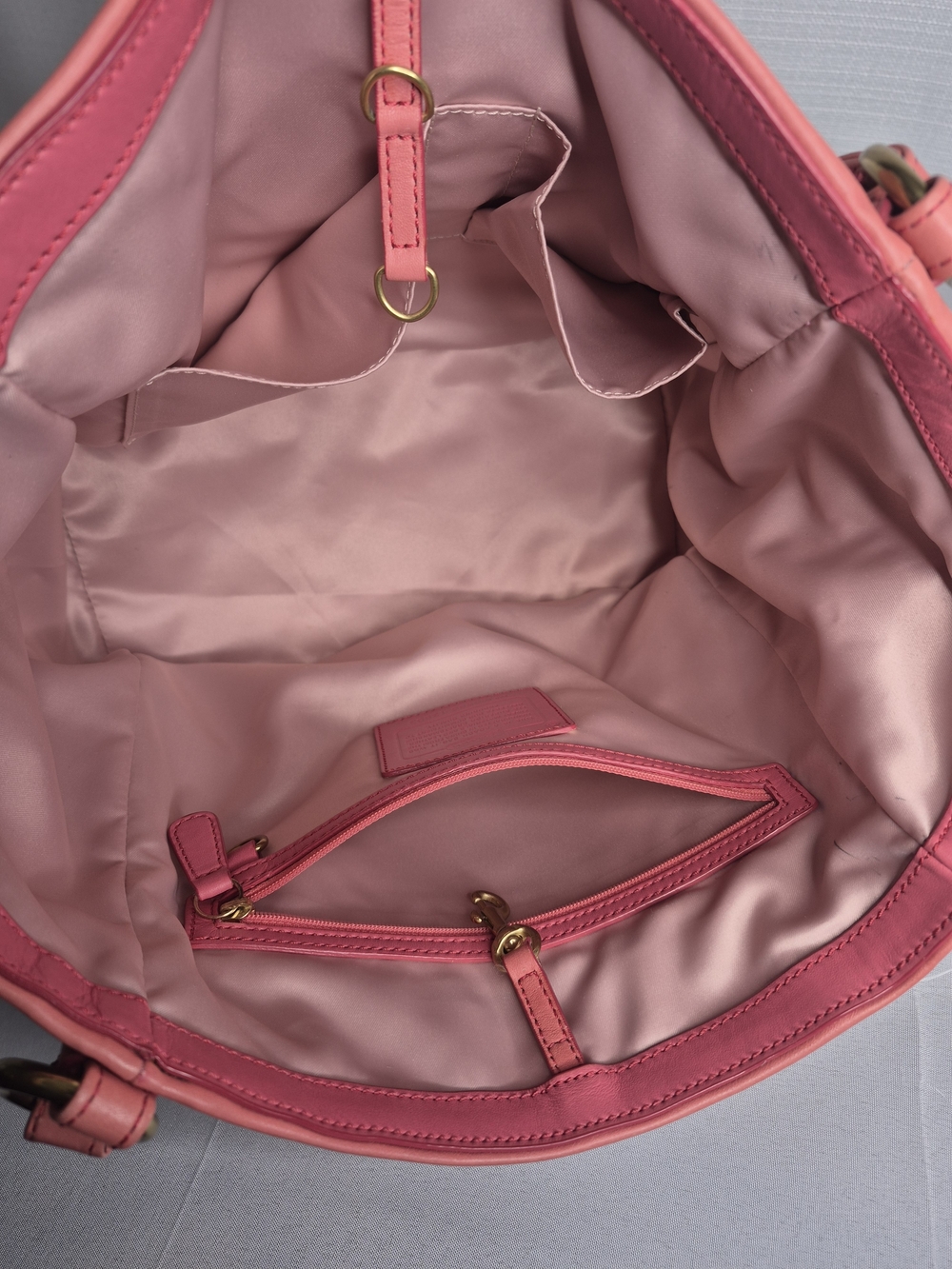 Coach Pink & White Two-Tone Leather Handbag Set EUC - Picture 14 of 17